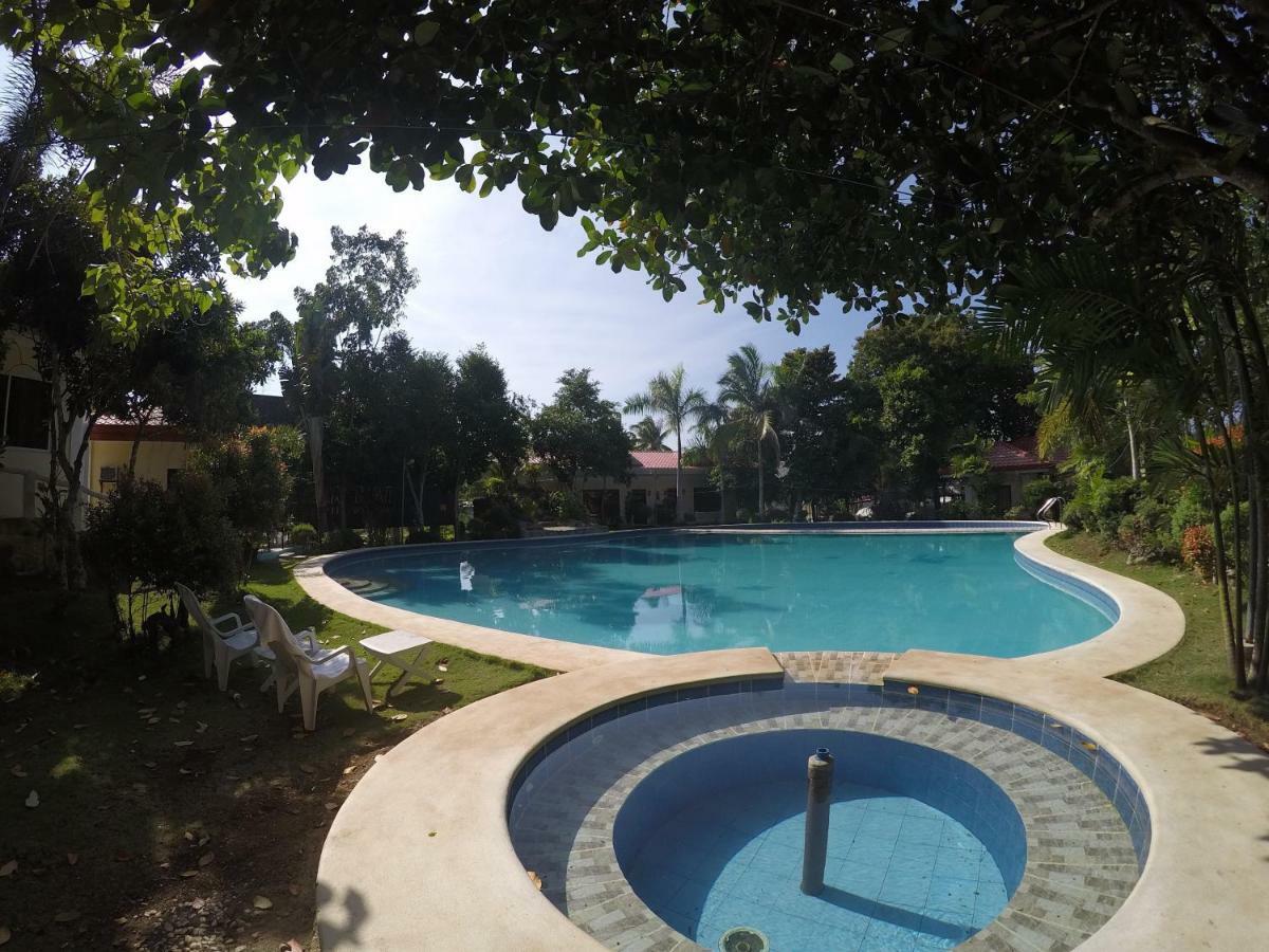 Reddoorz Premium @ Napaling Point Tangnan Hotel Exterior photo